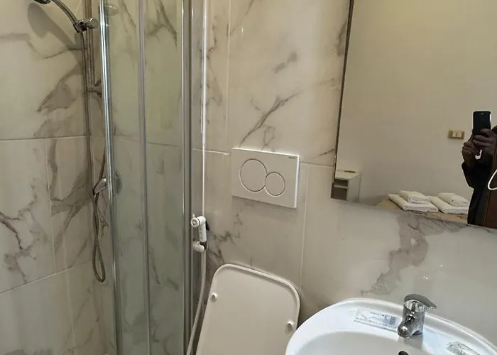 Konukevi Moonstar Termini Roma