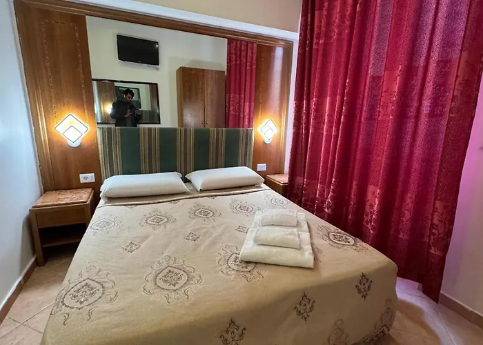 Konukevi Moonstar Termini Roma